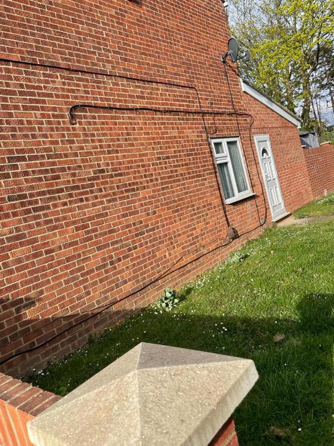 Travel Legend Stays 1 Bedroom Place With Hot Tub Farnham Royal Extérieur photo